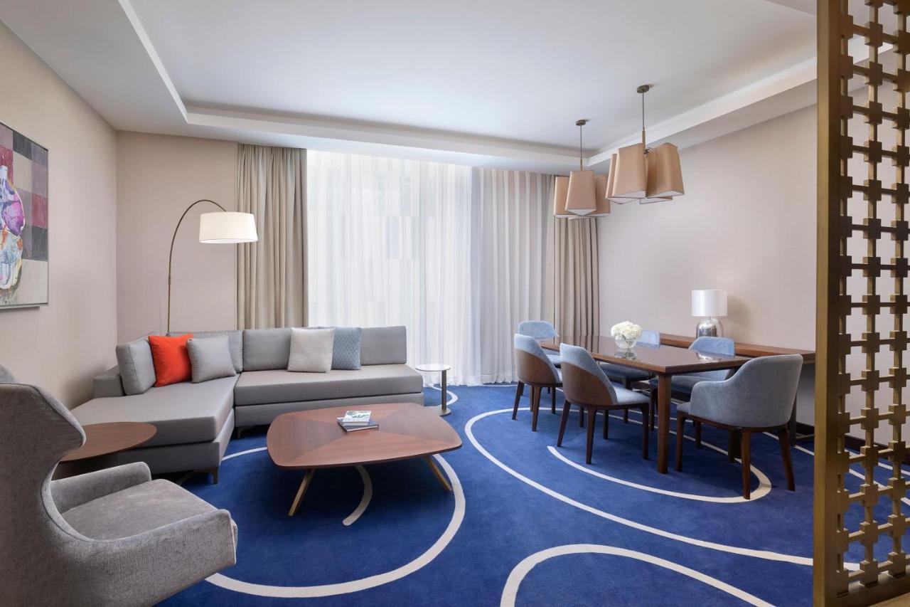 Jeddah Marriott Hotel Madinah Road Екстер'єр фото A suite at the hotel