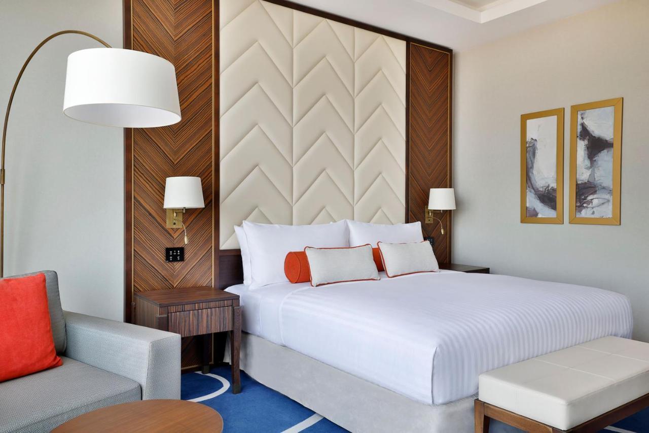 Jeddah Marriott Hotel Madinah Road Екстер'єр фото A guest room at the hotel