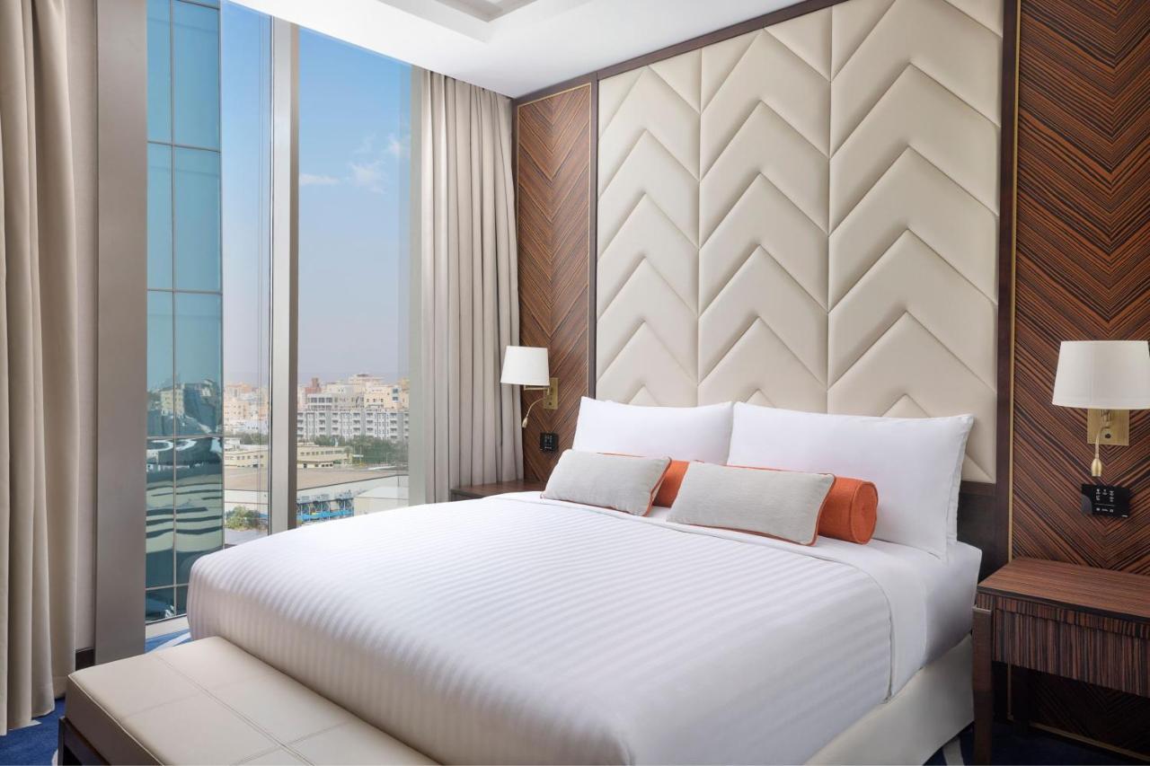 Jeddah Marriott Hotel Madinah Road Екстер'єр фото A bedroom at the hotel