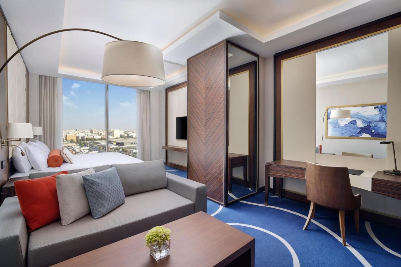 Jeddah Marriott Hotel Madinah Road Екстер'єр фото A suite at the hotel
