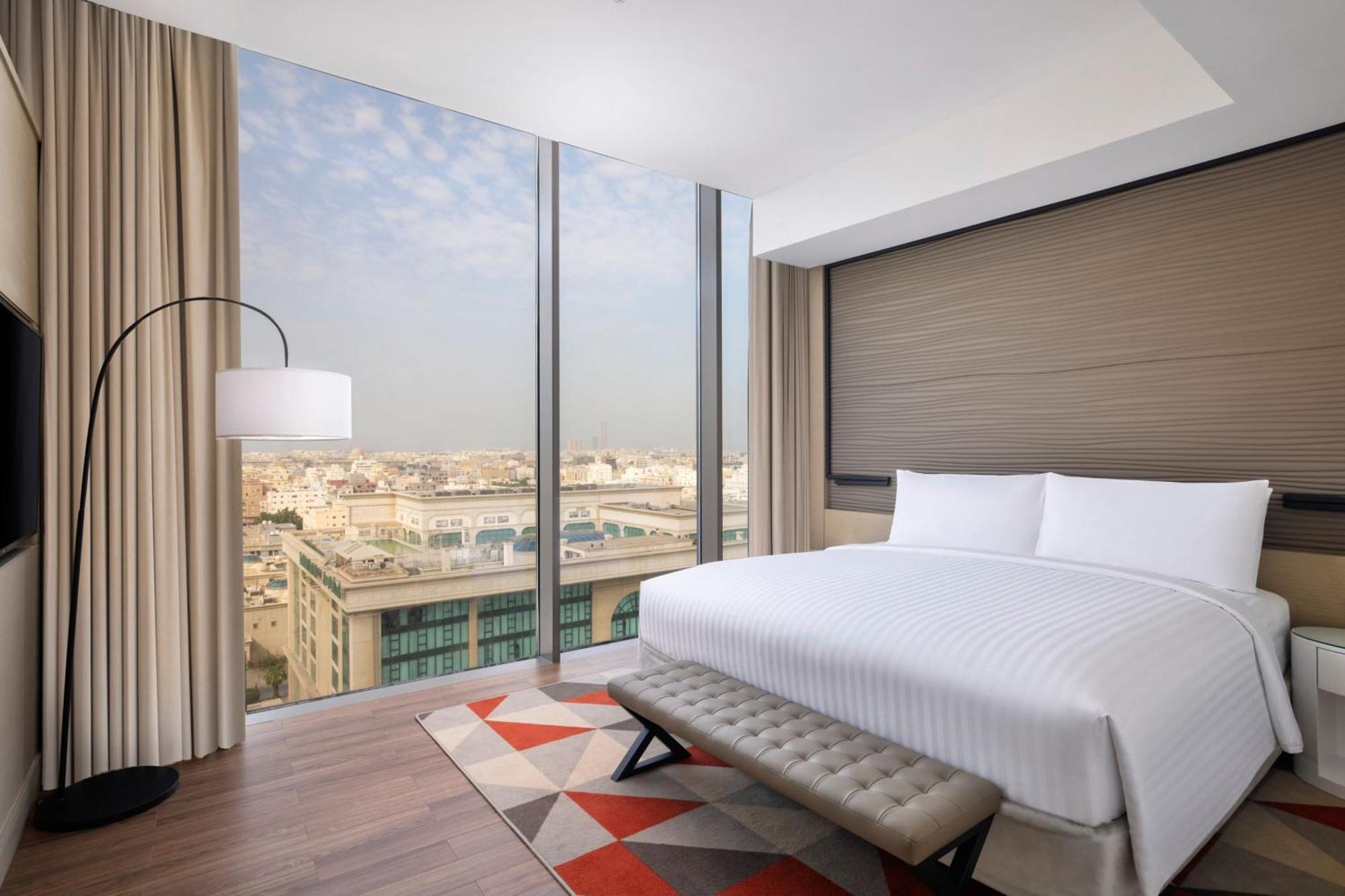 Jeddah Marriott Hotel Madinah Road Екстер'єр фото A bedroom at the hotel