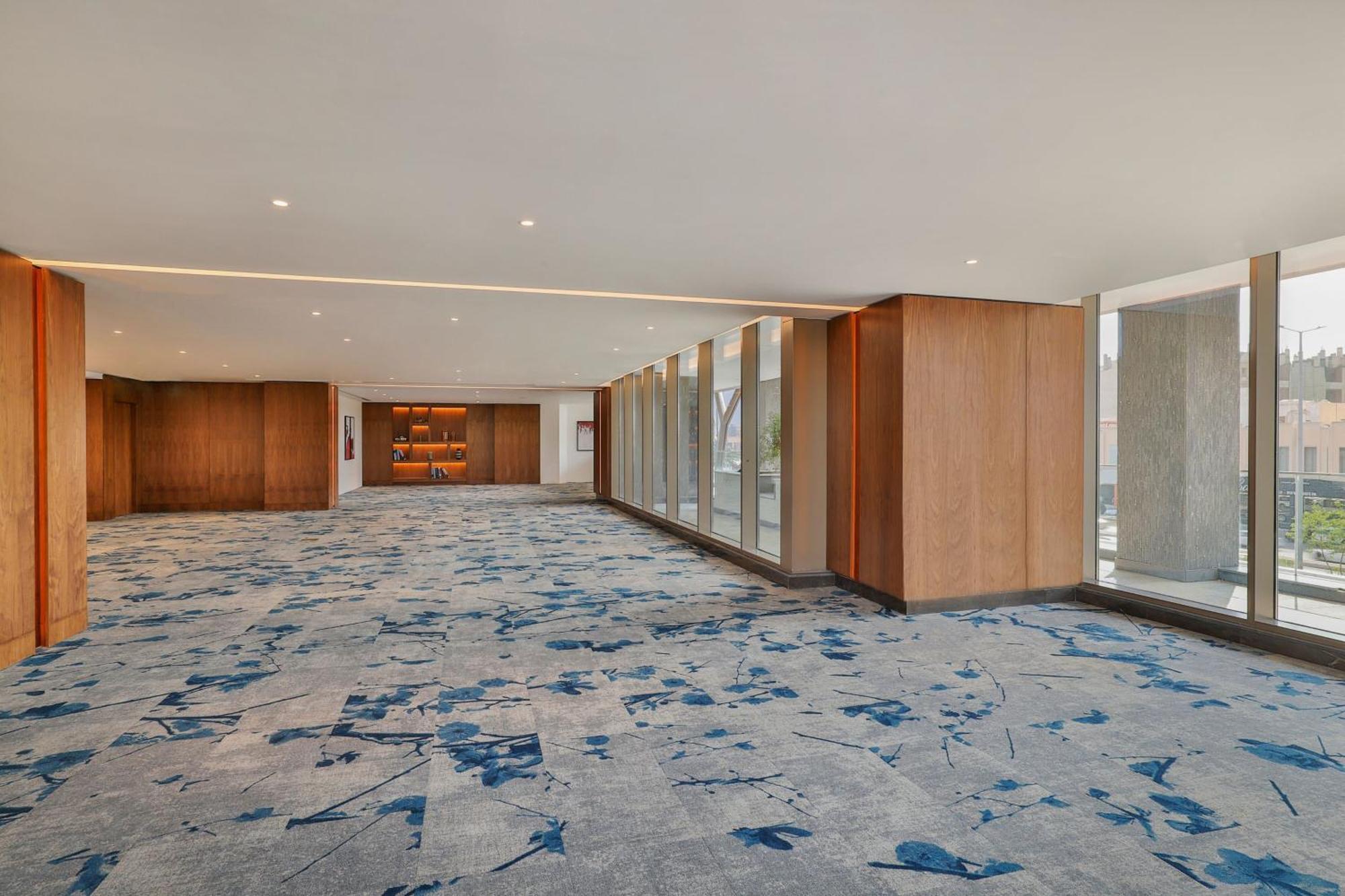 Jeddah Marriott Hotel Madinah Road Екстер'єр фото The interior of the hotel
